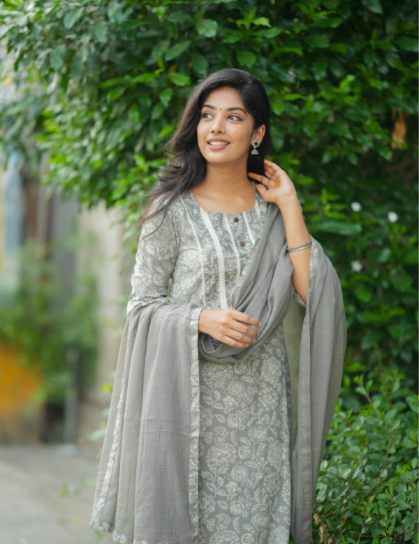 the-hand-stitch-designer-kurta-set-gown-lattest-kurtis_4.png