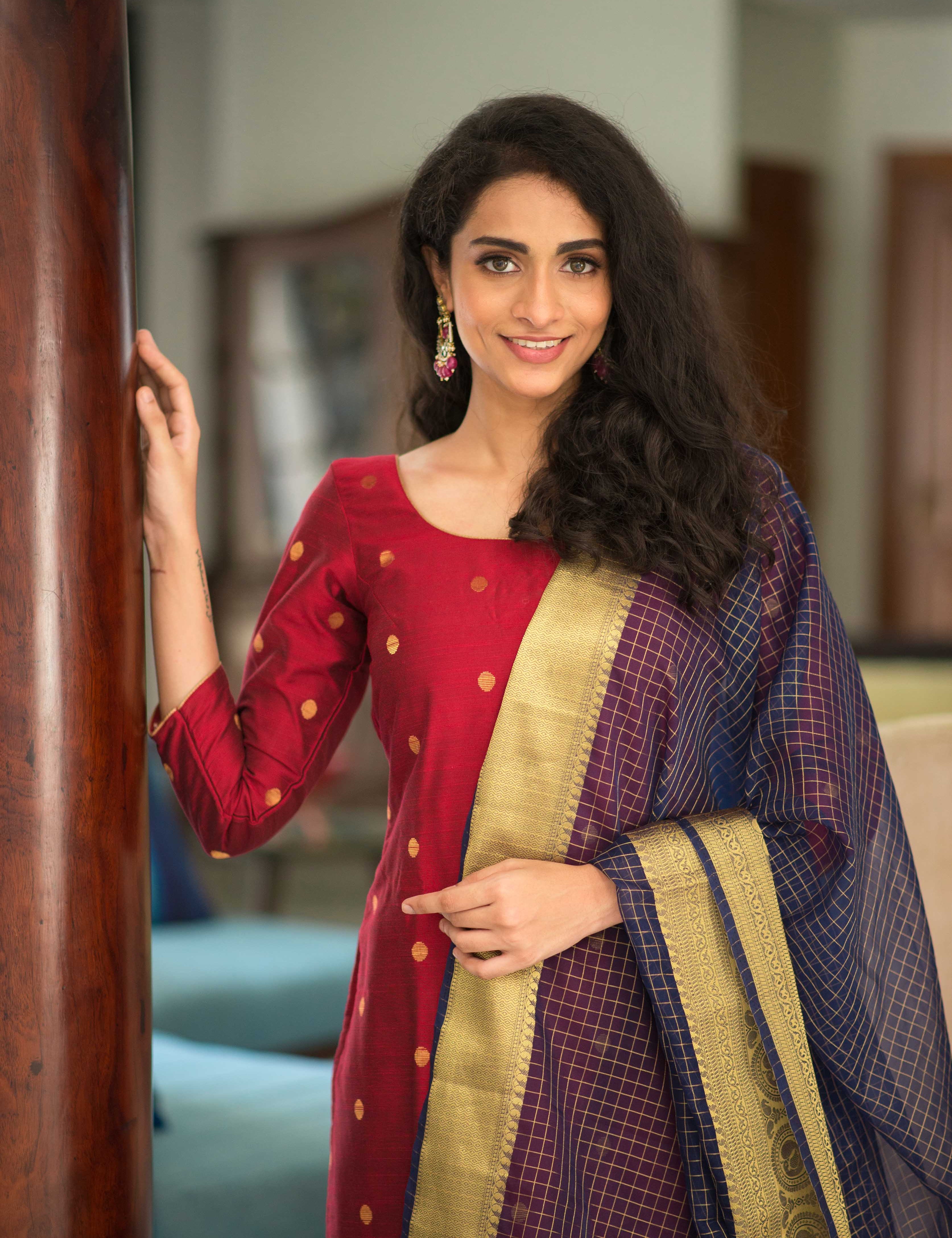 the-hand-stitch-designer-kurta-set-gown-lattest-kurtis_402.jpg