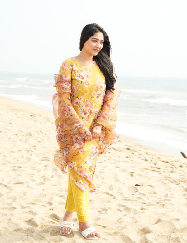 the-hand-stitch-designer-kurta-set-gown-lattest-kurtis_435.jpg