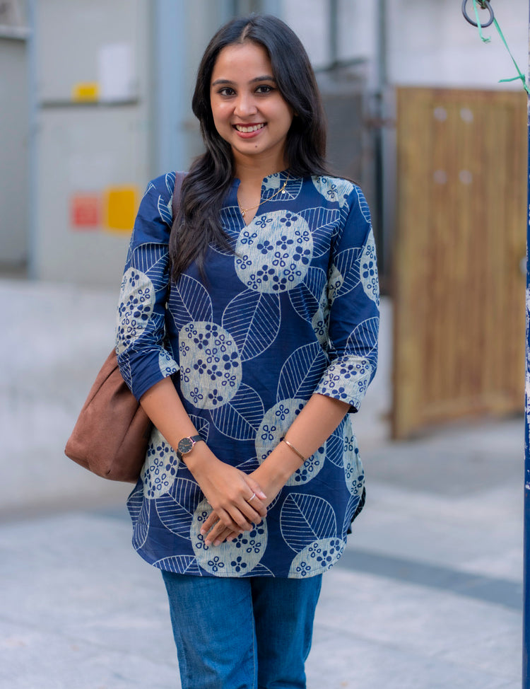 the-hand-stitch-designer-kurta-set-gown-lattest-kurtis_445.jpg