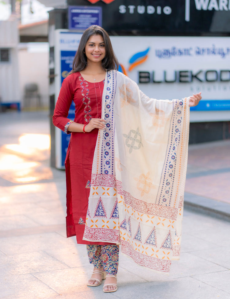 the-hand-stitch-designer-kurta-set-gown-lattest-kurtis_450.jpg