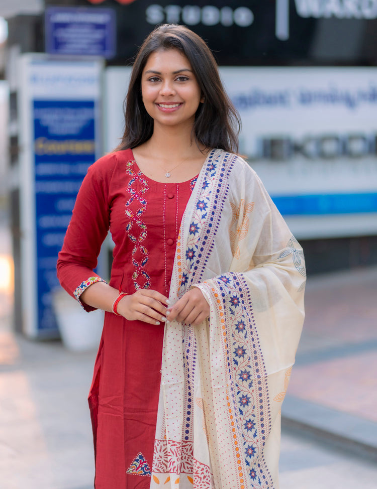 the-hand-stitch-designer-kurta-set-gown-lattest-kurtis_452.jpg