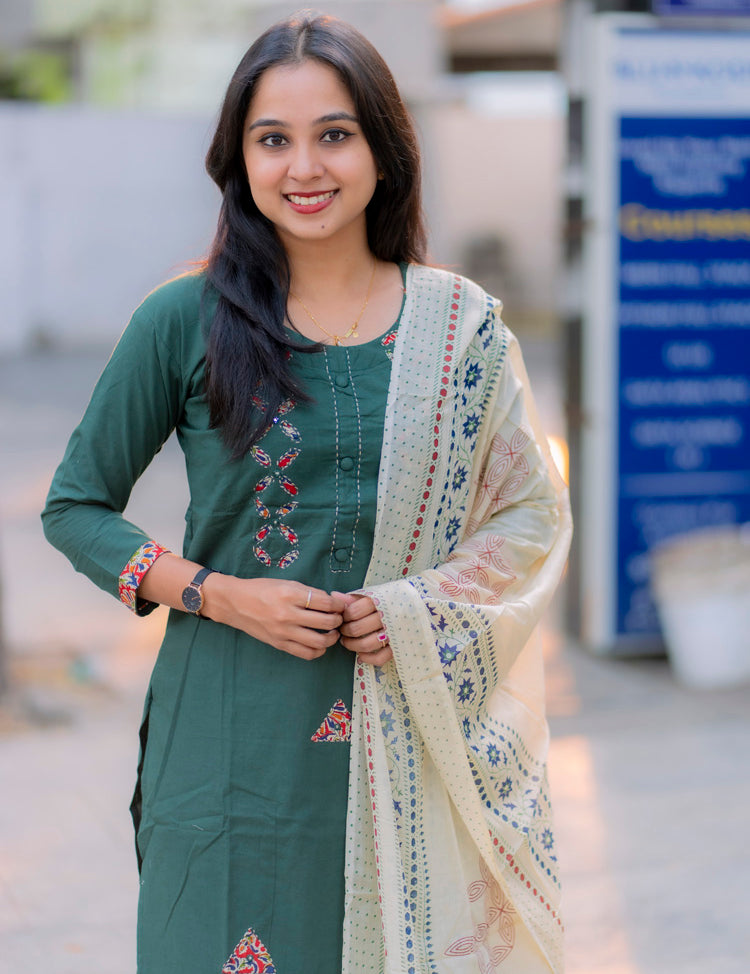 the-hand-stitch-designer-kurta-set-gown-lattest-kurtis_462.jpg