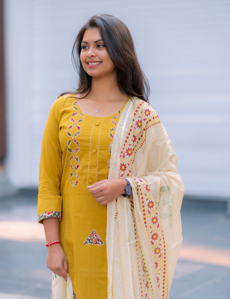 the-hand-stitch-designer-kurta-set-gown-lattest-kurtis_472.jpg