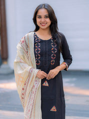 Classic Black Printed Kurta Set for Women Elegant Ethnic Fashion