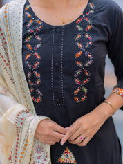 Classic Black Printed Kurta Set for Women Elegant Ethnic Fashion