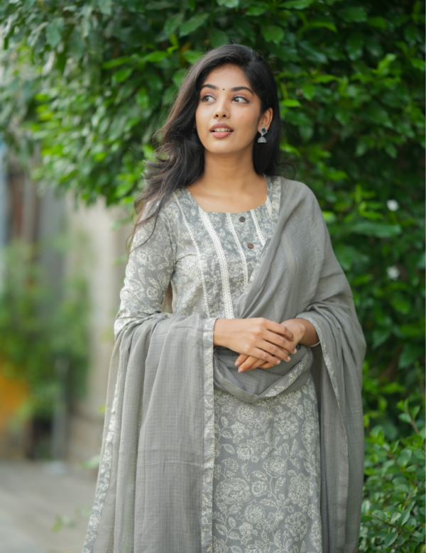the-hand-stitch-designer-kurta-set-gown-lattest-kurtis_5.png