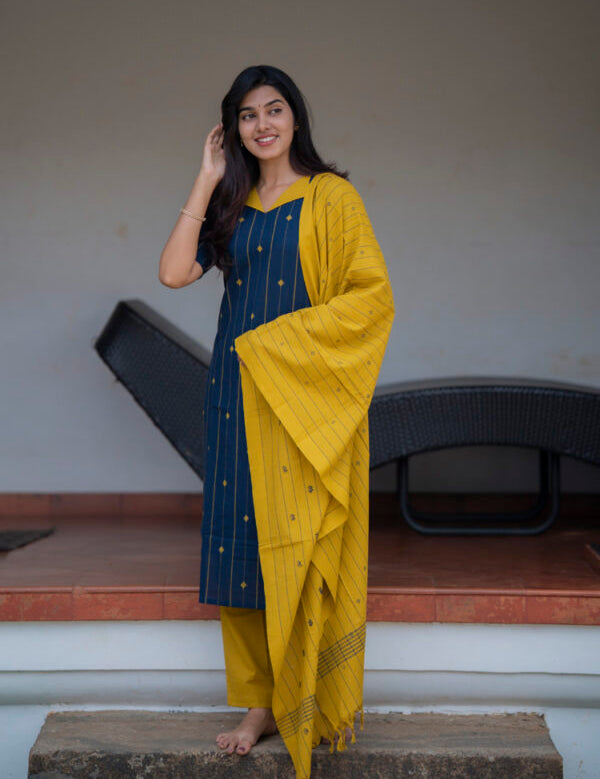the-hand-stitch-designer-kurta-set-gown-lattest-kurtis_541.jpg