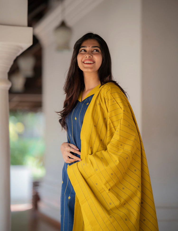 the-hand-stitch-designer-kurta-set-gown-lattest-kurtis_545.jpg
