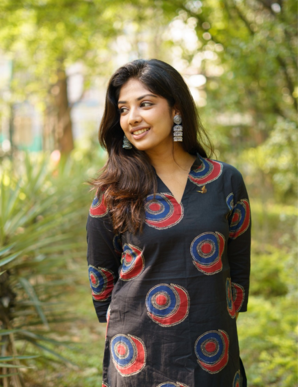 the-hand-stitch-designer-kurta-set-gown-lattest-kurtis_55.png
