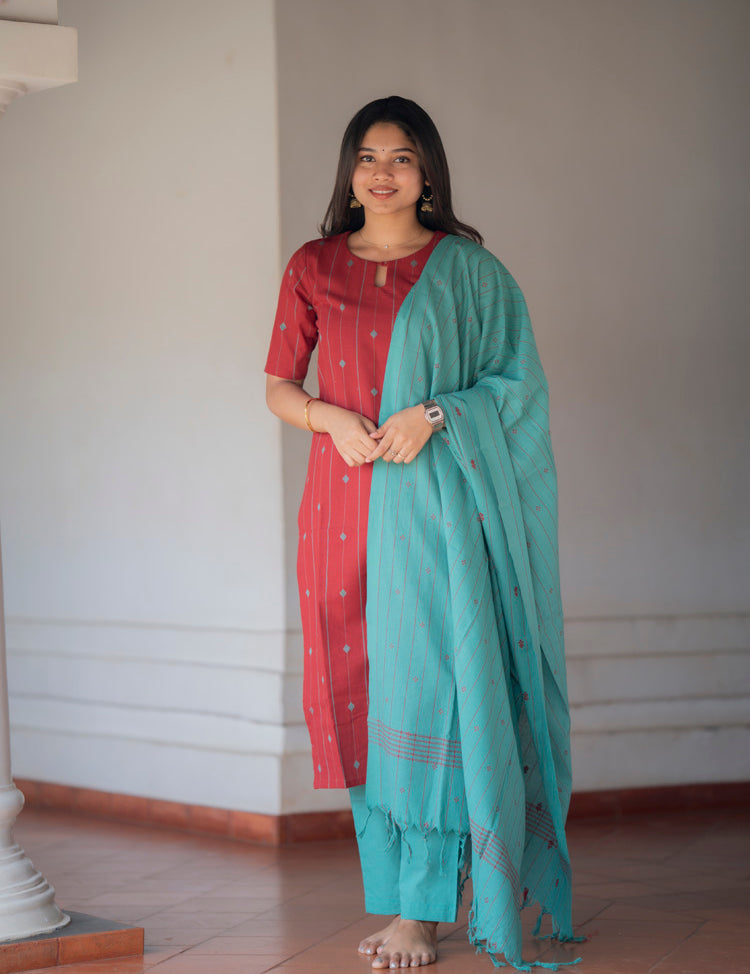 the-hand-stitch-designer-kurta-set-gown-lattest-kurtis_552.jpg