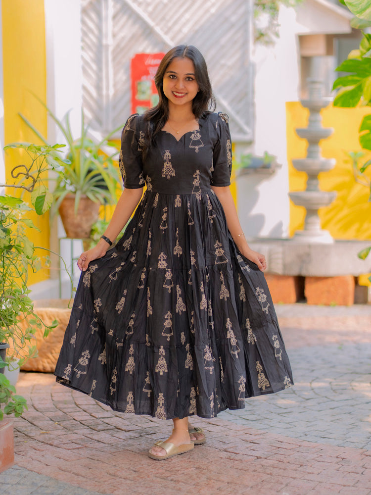 Midnight Charm Printed Maxi Dress for Women Elegant Black Flared Gown