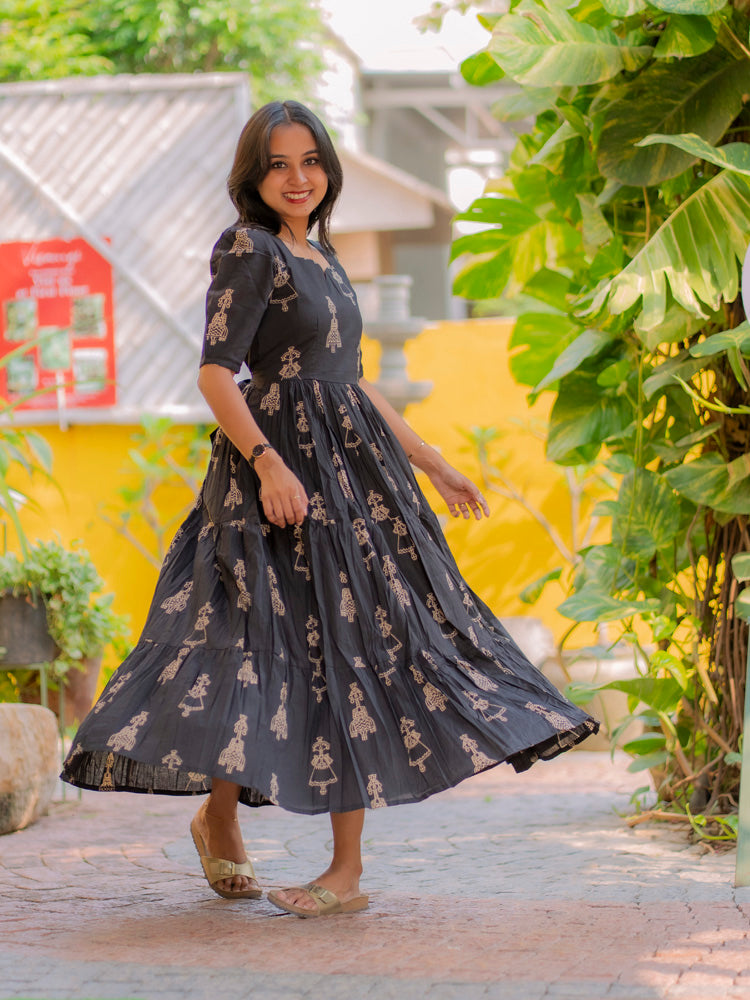 Midnight Charm Printed Maxi Dress for Women Elegant Black Flared Gown