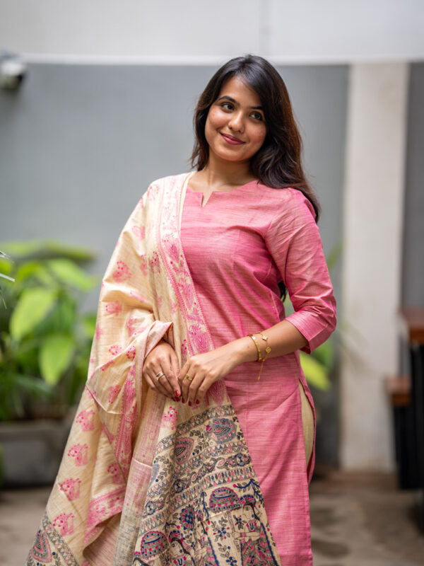 Pink Kurta Pant Set with Traditional Printed Dupatta for Women Elegant Ethnic Wear
