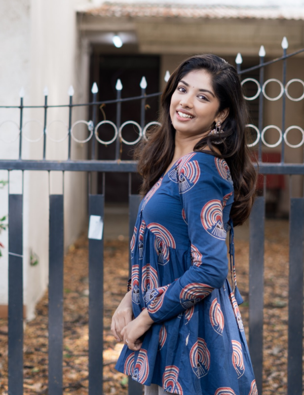 the-hand-stitch-designer-kurta-set-gown-lattest-kurtis_63.png