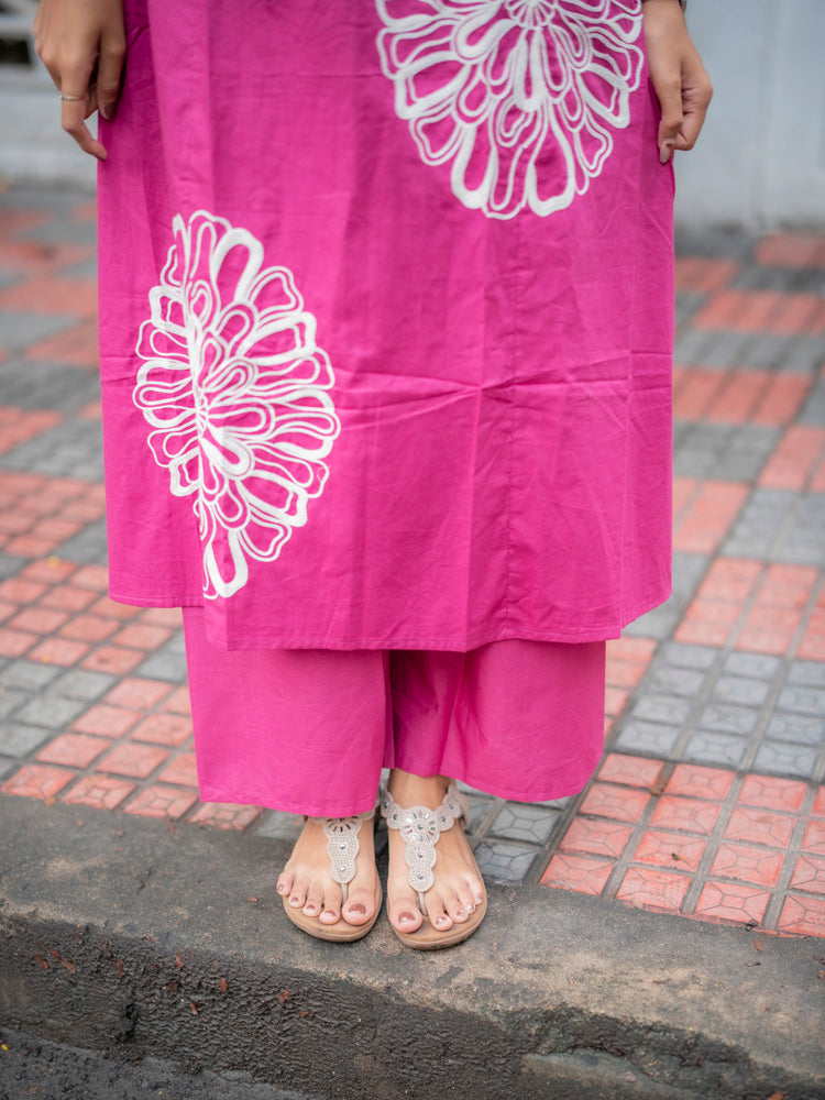Fuchsia Floral Printed Kurta Set for Women Stylish Casual Ethnic Wear