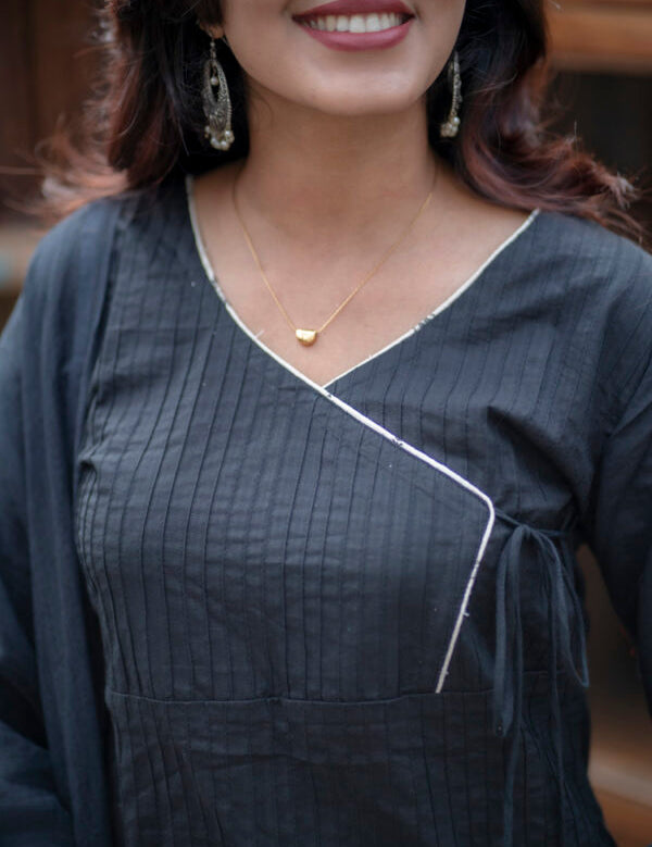 the-hand-stitch-designer-kurta-set-gown-lattest-kurtis_696.jpg