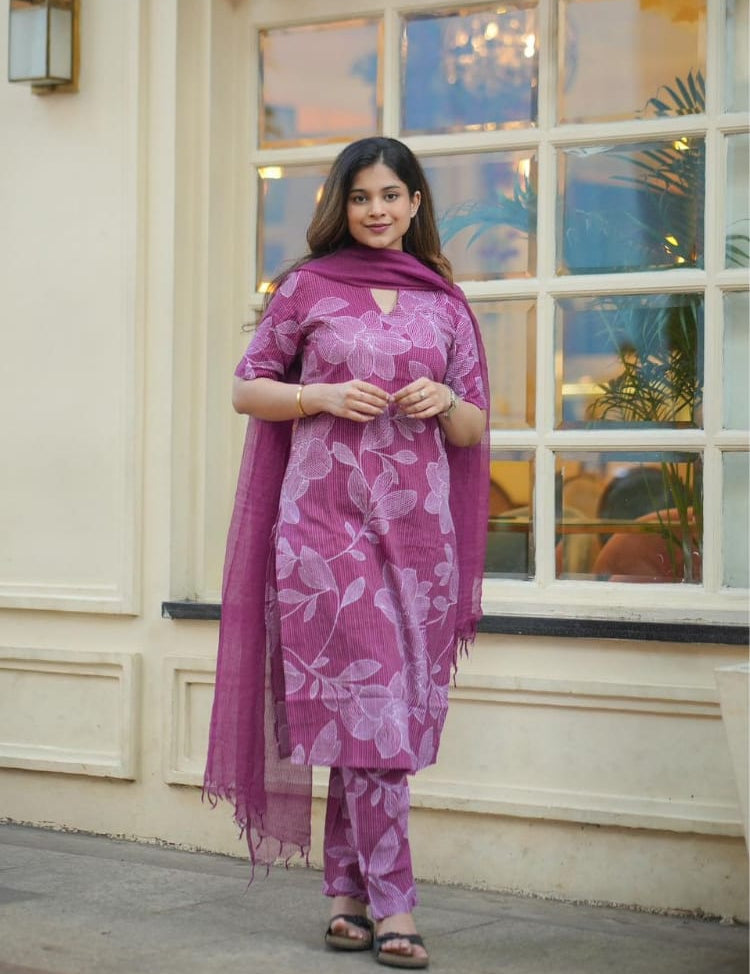 the-hand-stitch-designer-kurta-set-gown-lattest-kurtis_7.jpg