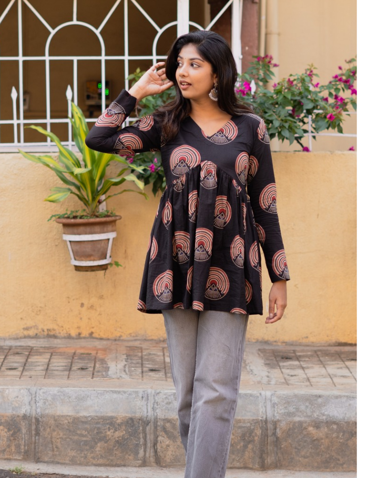 the-hand-stitch-designer-kurta-set-gown-lattest-kurtis_70.png
