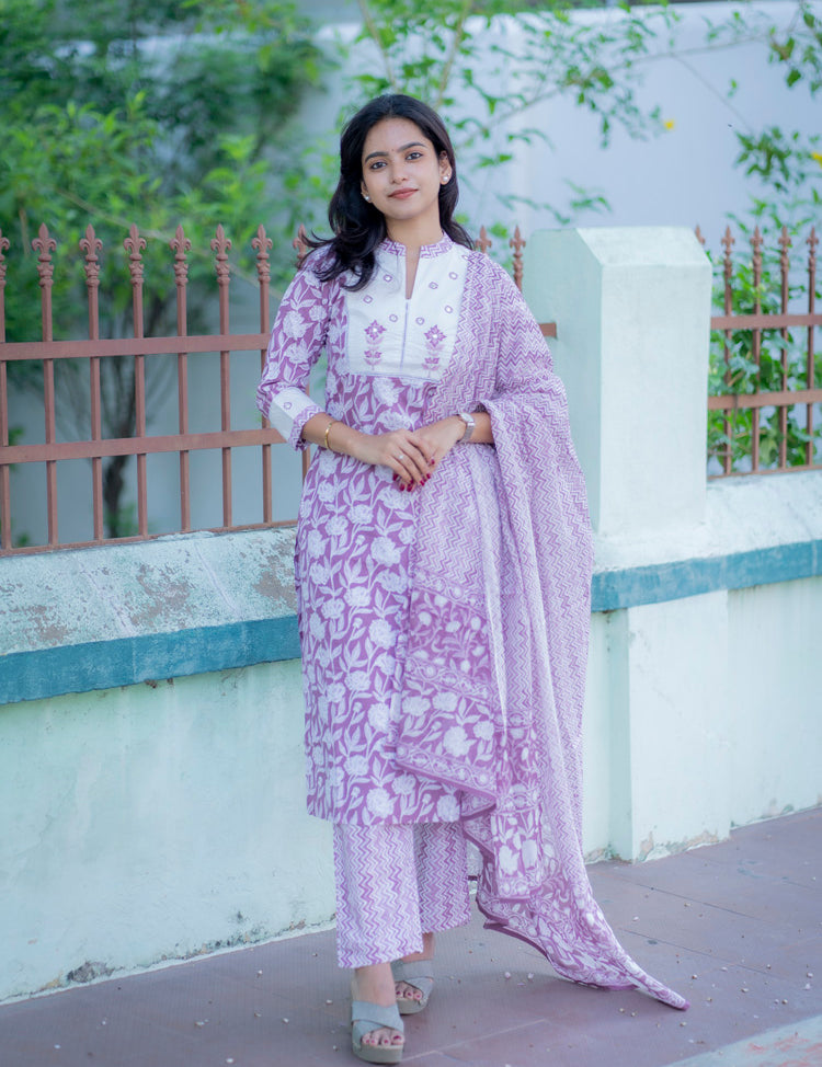 the-hand-stitch-designer-kurta-set-gown-lattest-kurtis_722.jpg