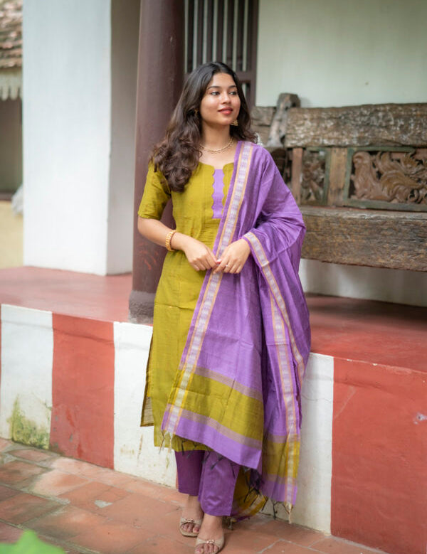 the-hand-stitch-designer-kurta-set-gown-lattest-kurtis_835.jpg