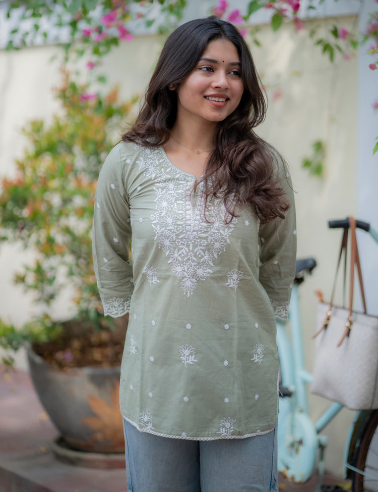 the-hand-stitch-designer-kurta-set-gown-lattest-kurtis_902.jpg