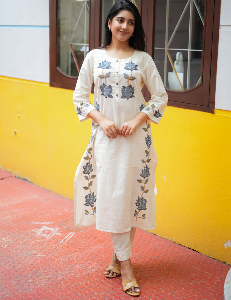 the-hand-stitch-designer-kurta-set-gown-lattest-kurtis_917.jpg
