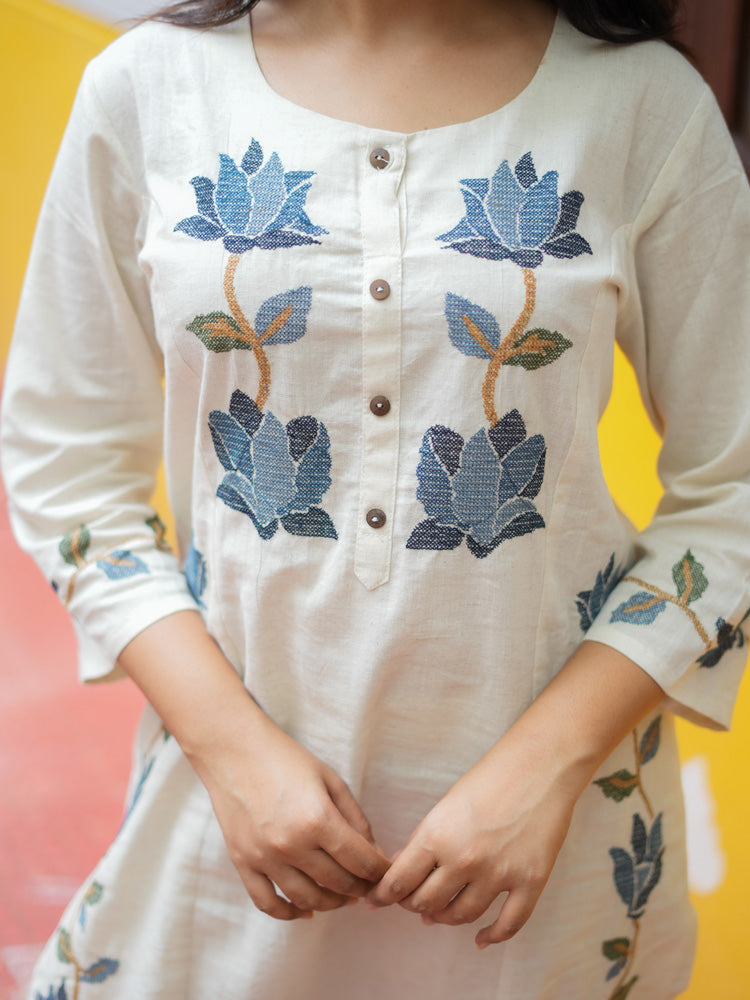 Off White Floral Embroidered Kurta Pant Set for Women Elegant Cotton Ethnic Wear
