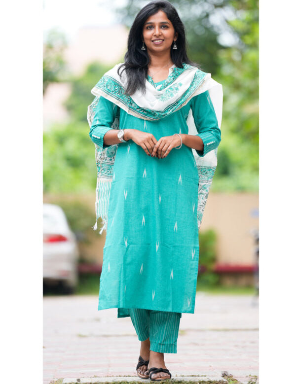 the-hand-stitch-designer-kurta-set-gown-lattest-kurtis_966.jpg